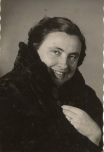 Esther de Cáceres