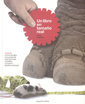 Un libro en tamaño real