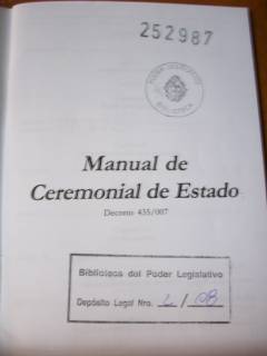 Manual de ceremonial de estado : decreto 435/007